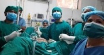 टिकापुरमा पहिलाे पटक ल्याप्रोस्कोपिक विधिबाट शल्यक्रिया